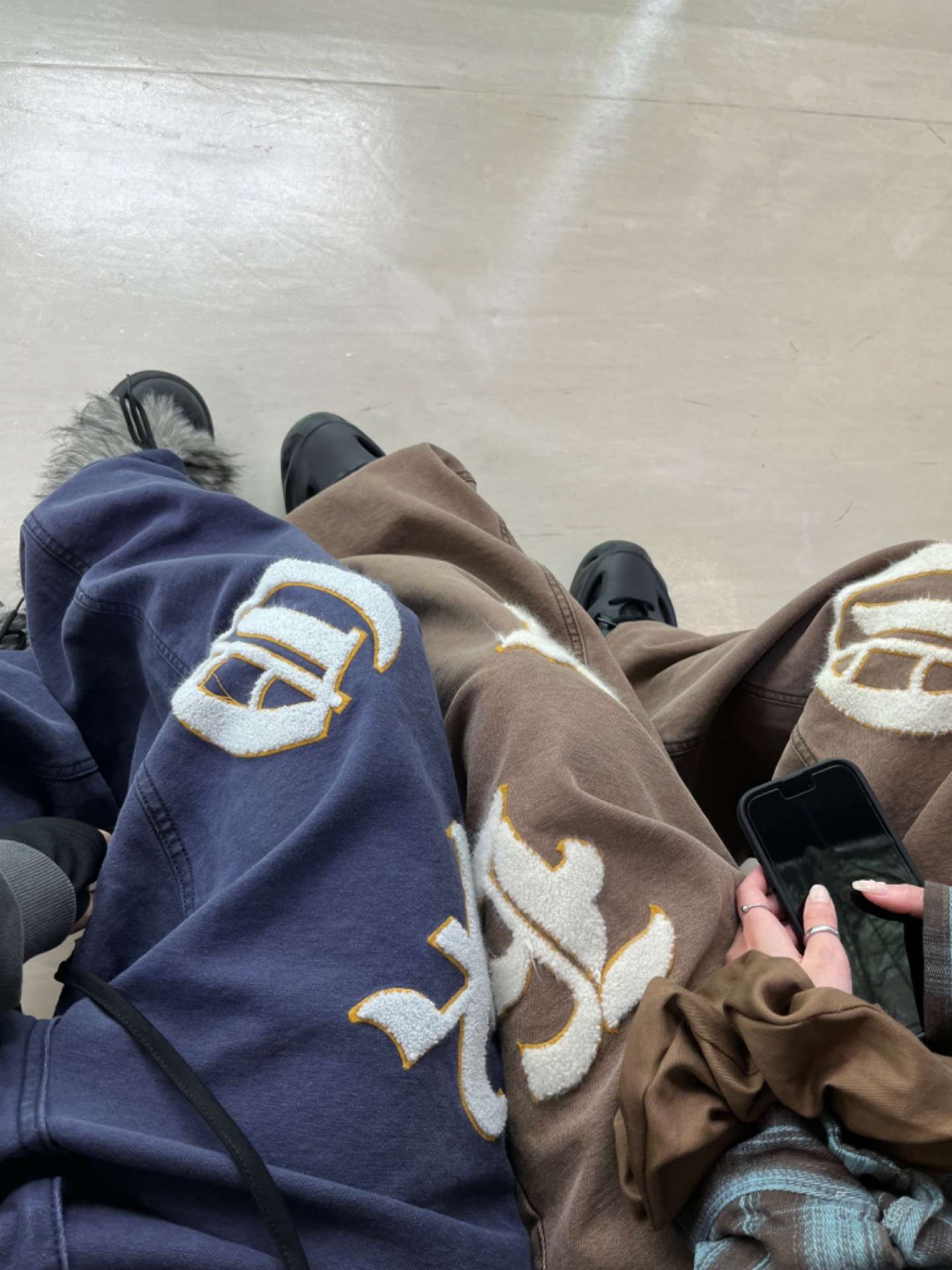 ワッペンがコーデのポイントに｡𖦹°‧